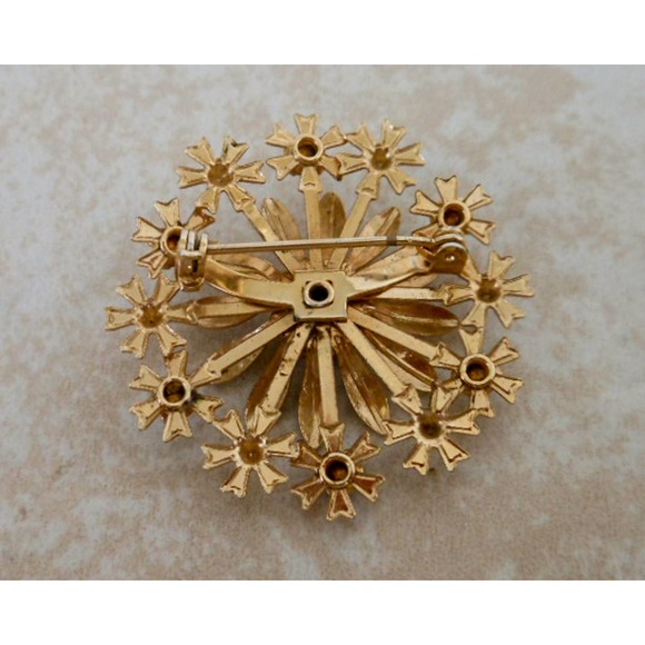 Vintage Gold & Purple Rhinestone Flower Pinwheel Brooch , Unsigned Beauty - Picture 4 of 8